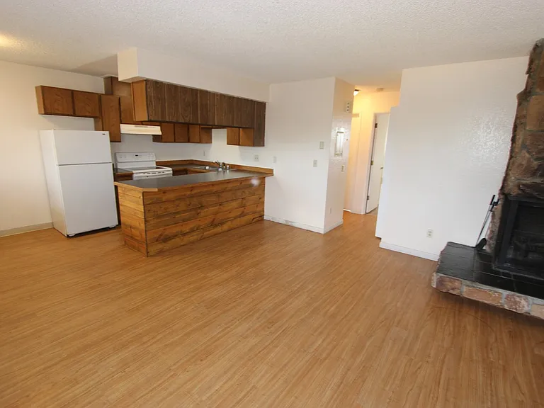 227 W 11th Ave #7 — Photo 3