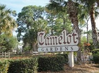 303 SE Castle Ct, Port St Lucie, FL 34952