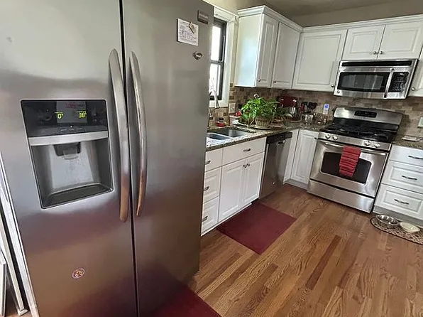 8301 Clare Rd, Lenexa, KS 66227