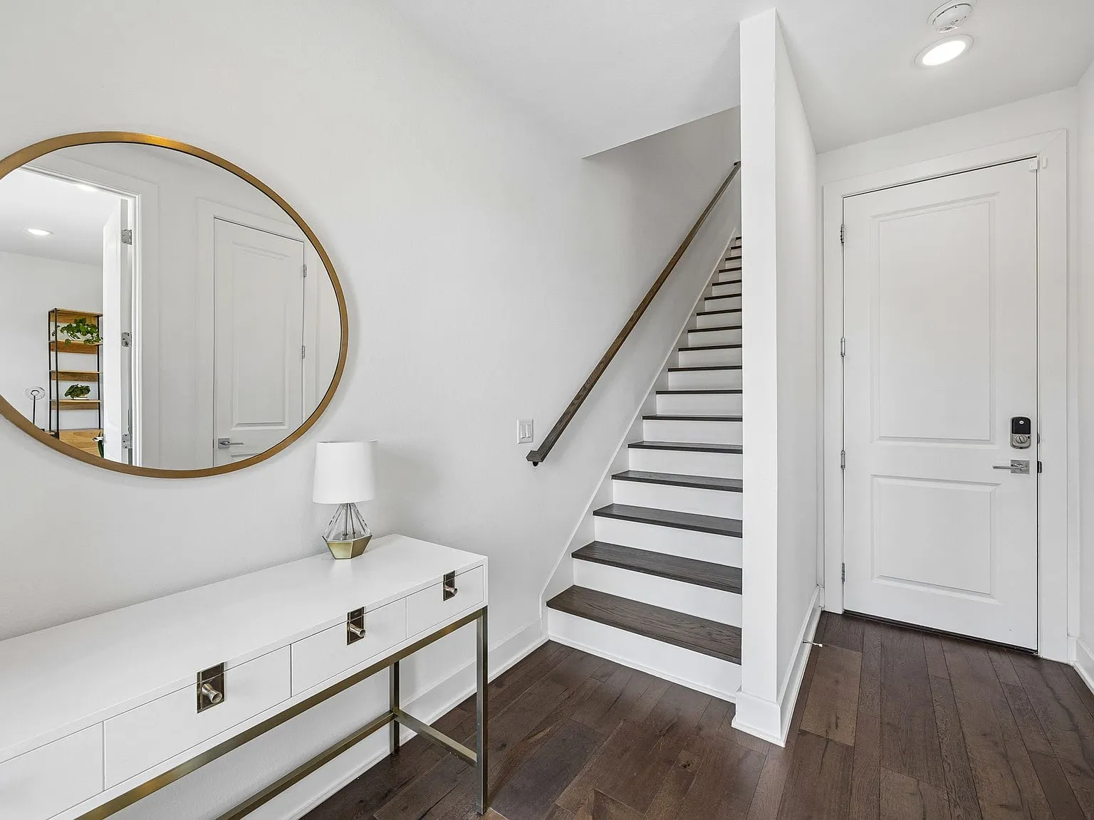 3 bed, 3.5 bath, 1919 sqft, $3,600 — Photo 3