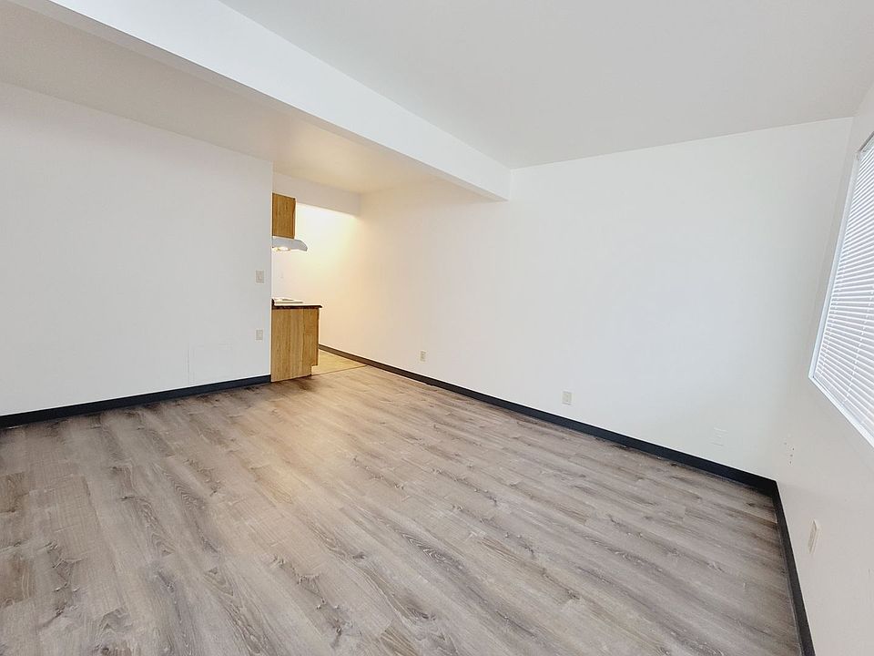 1st image of 711 W Willoughby Ave #16
