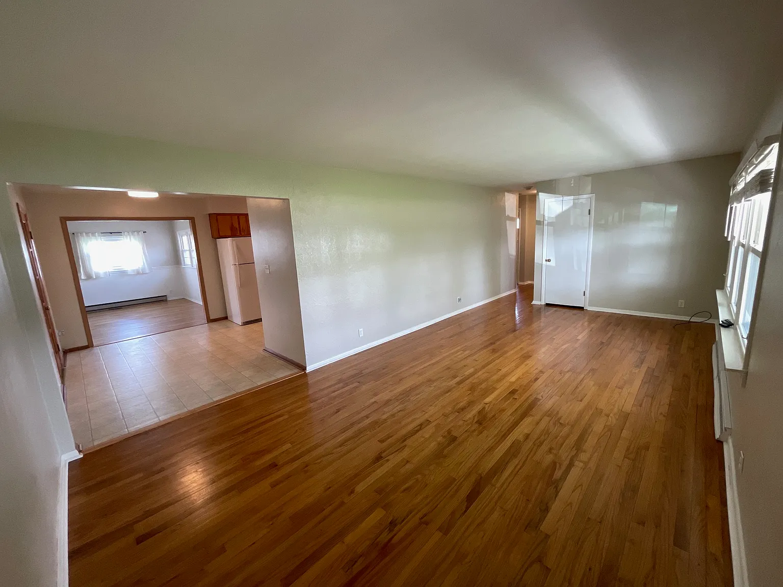 3 bed, 1422 sqft, $1,650 — Photo 3