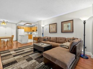 550 8th St #306, New Westminster, BC V3M3R9