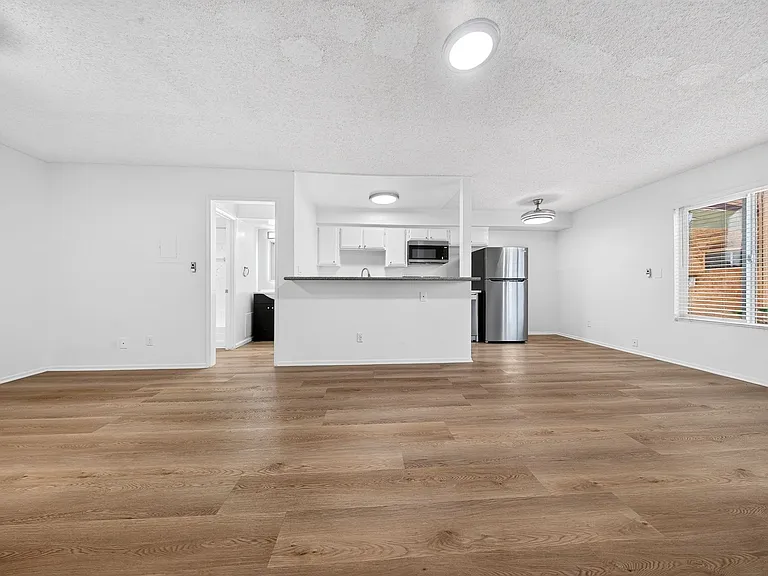 5708 Tujunga Ave — Photo 35