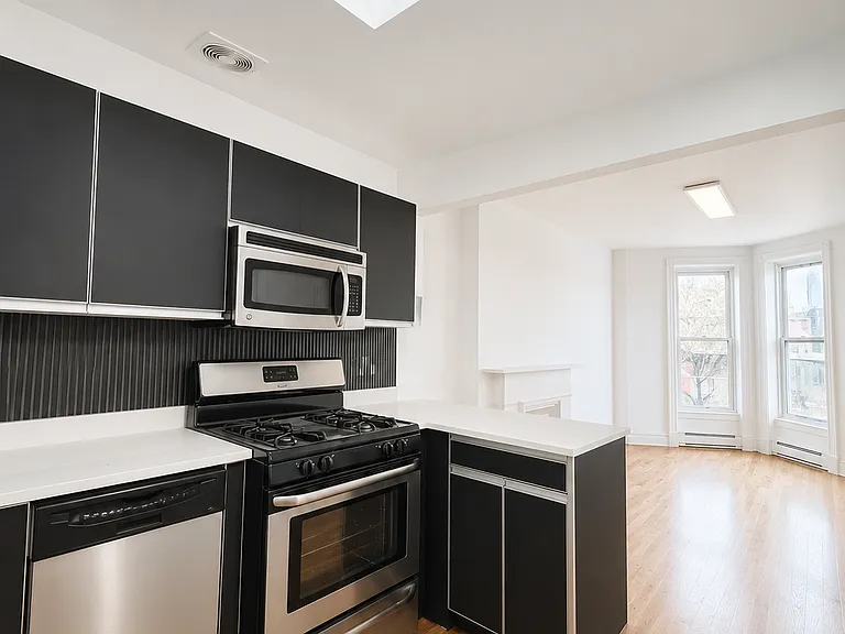 918A Lafayette Ave #4 — Photo 1