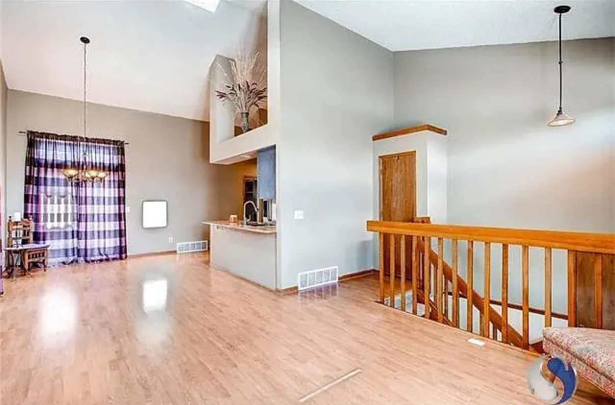 4 bed, 1984 sqft, $2,600 — Photo 1