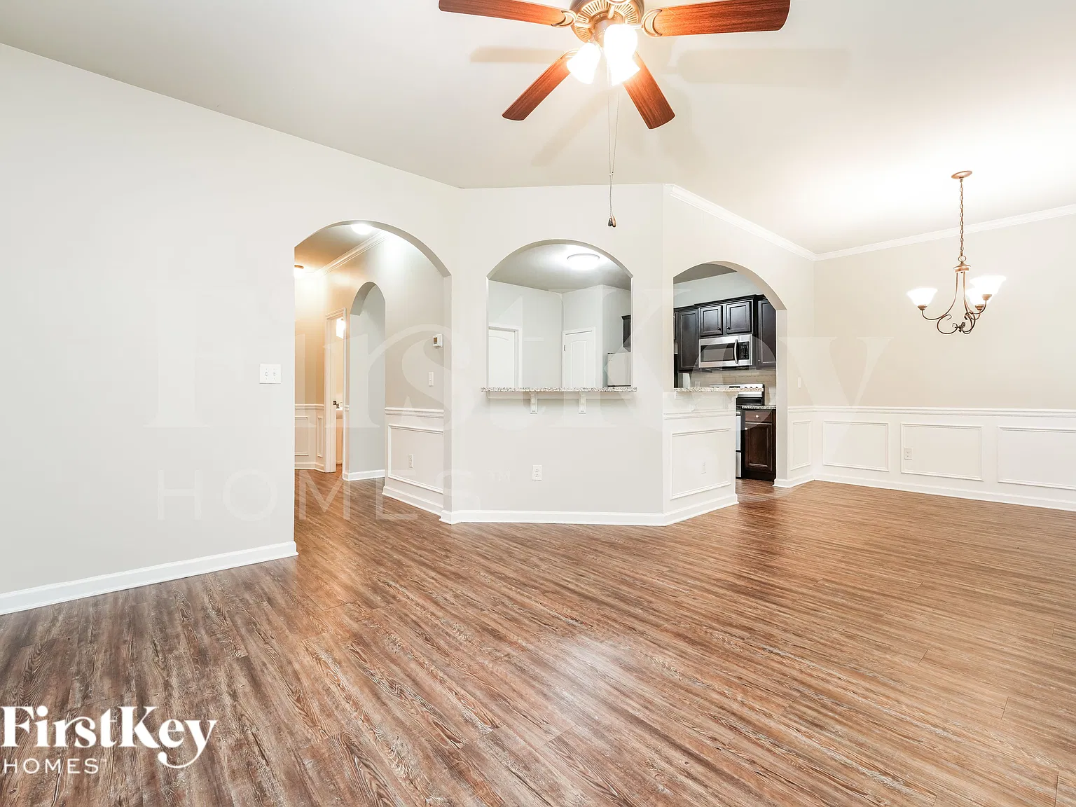 4 bed, 2.5 bath, 1700 sqft, $2,355 — Photo 2
