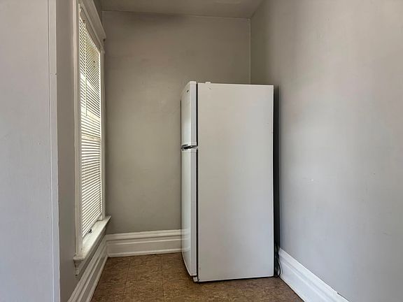 5th image of 222 S Kalamazoo Ave APT 3