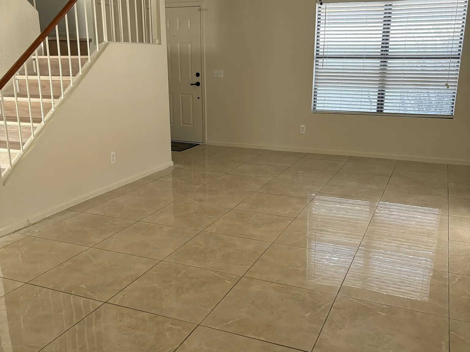 3 bed, 1632 sqft, $2,200 — Photo 2