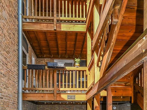 4th image of 6043 N Paulina St APT 1A