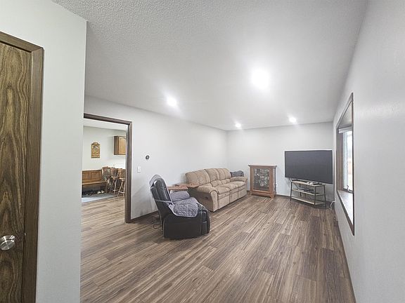 5th image of 8826 D Ave