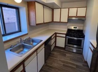 744 Ashland Ave #206, Saint Paul, MN 55104