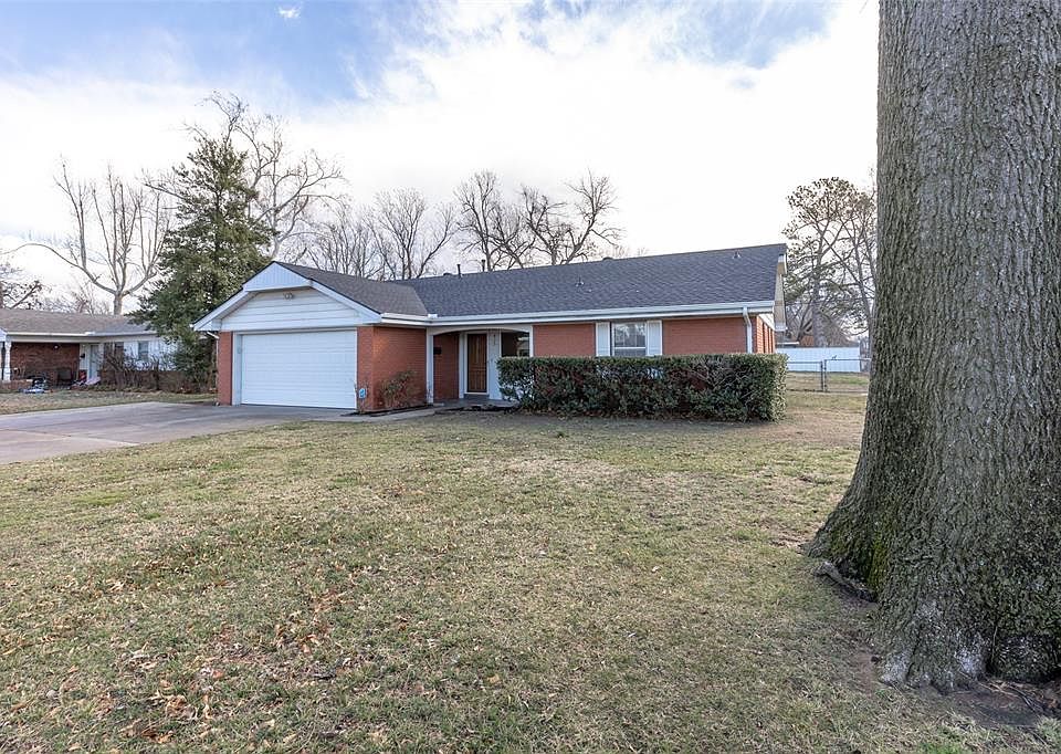 1st image of 425 Margaret Dr