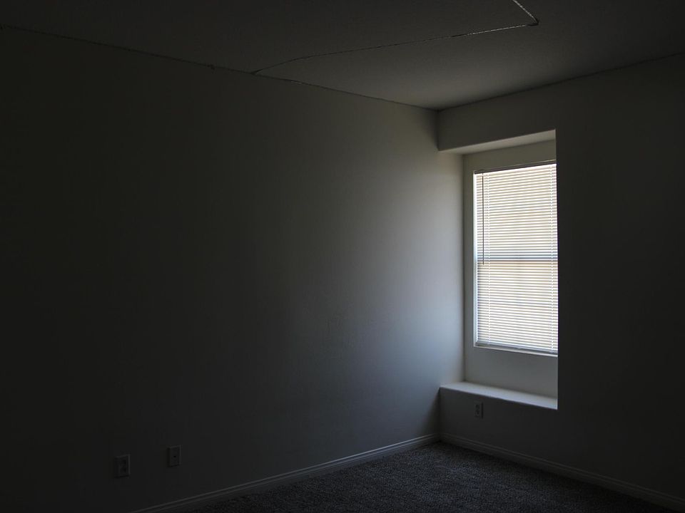 1st image of 43610 Artesia Mill Ct