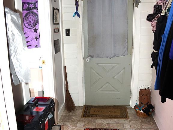 4th image of 717 N 8th St