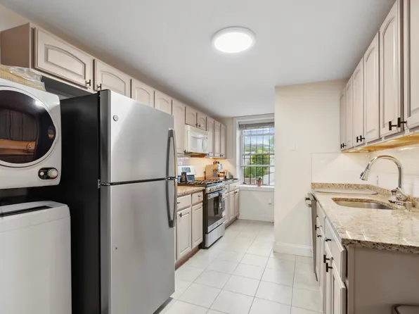 124 President Street image 4 of 14