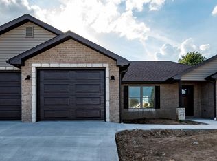 303 Ash Park Dr, Jefferson City, MO 65109