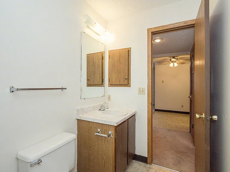 2419 J St #4 — Photo 15