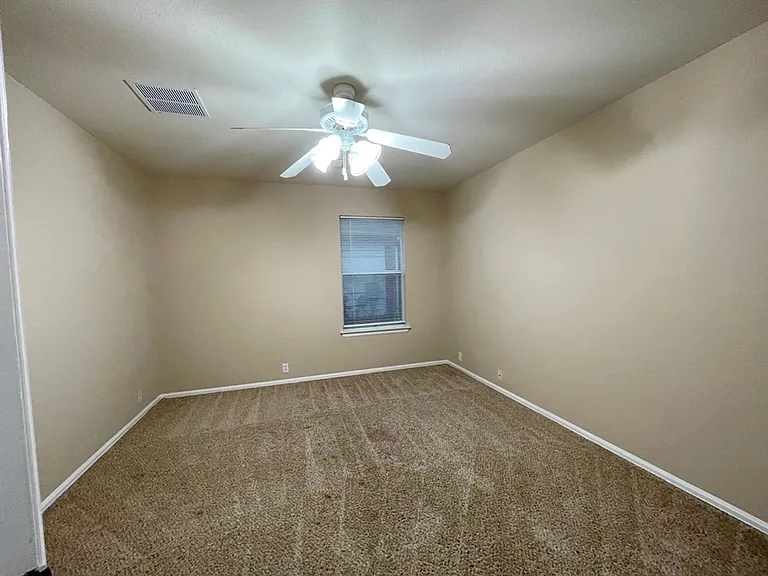 376 Spruce Dr — Photo 14