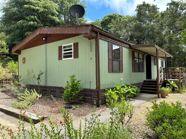 17592 Pond Derosa Ln #9, Salinas, CA 93907