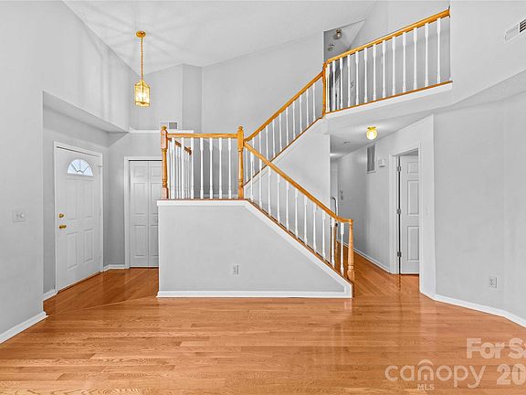 5th image of 12611 Diamond Dr