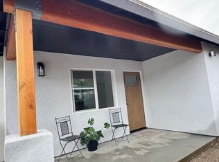 889 W 8th St #B, Upland, CA 91786