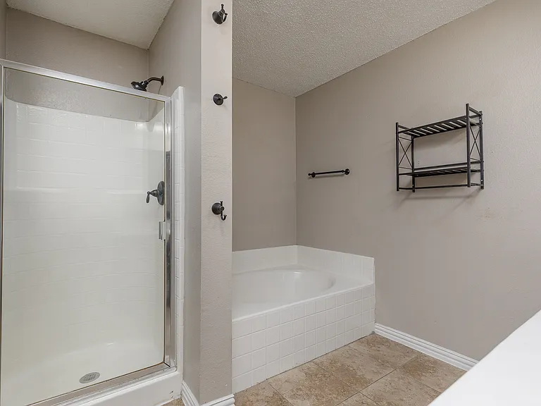 2228 Bradford Pear Dr — Photo 6