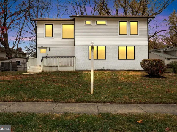 8328 Carnegie Dr, Vienna, VA 22180