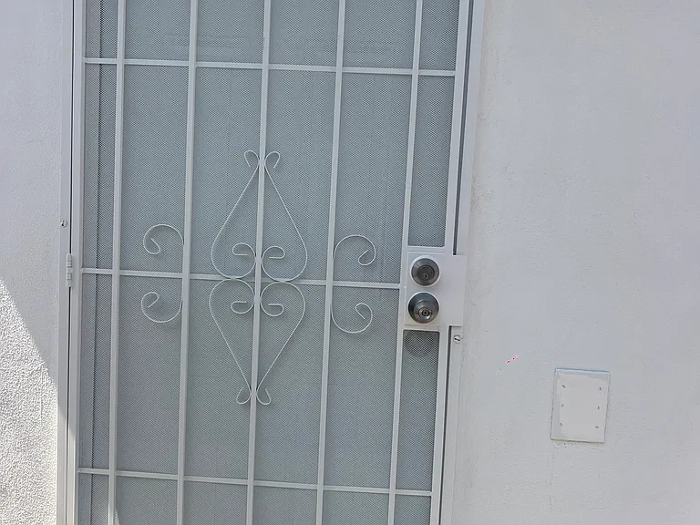 1204 S Spruce St — Photo 2