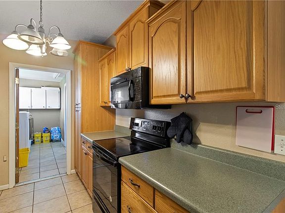 4th image of 151 Cory Ct
