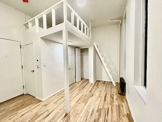 Rented by Compass | media 9