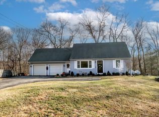 11 Pleasant View Dr, New Preston Marble Dale, CT 06777