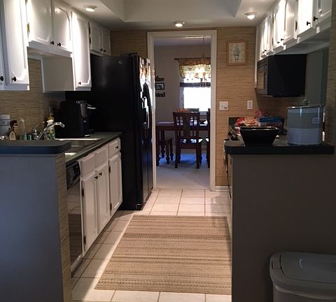 4th image of 330 N Village Dr