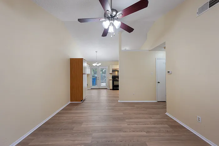 1015 E Yager Ln #41 — Photo 5