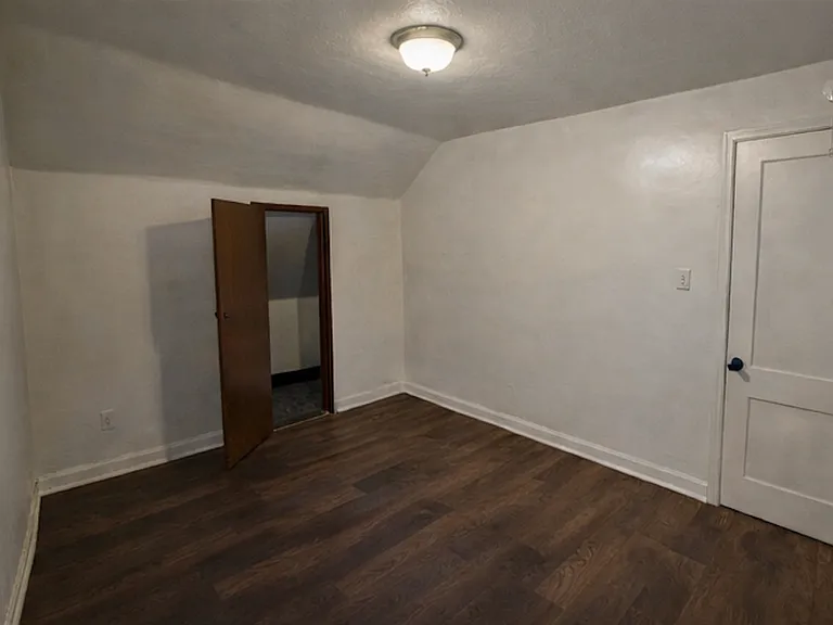 740 Large Ave — Photo 6