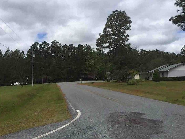 2nd image of 17 Antler Ln