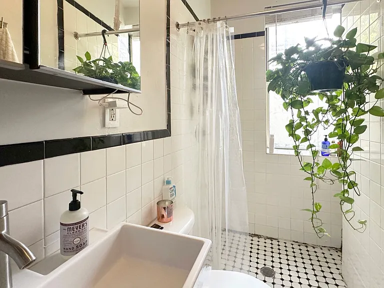 55 Spring St #1 — Photo 10
