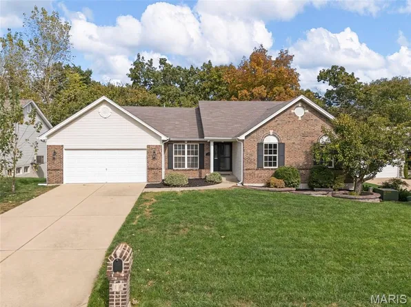 19 Millers Ct, O'Fallon, MO 63366
