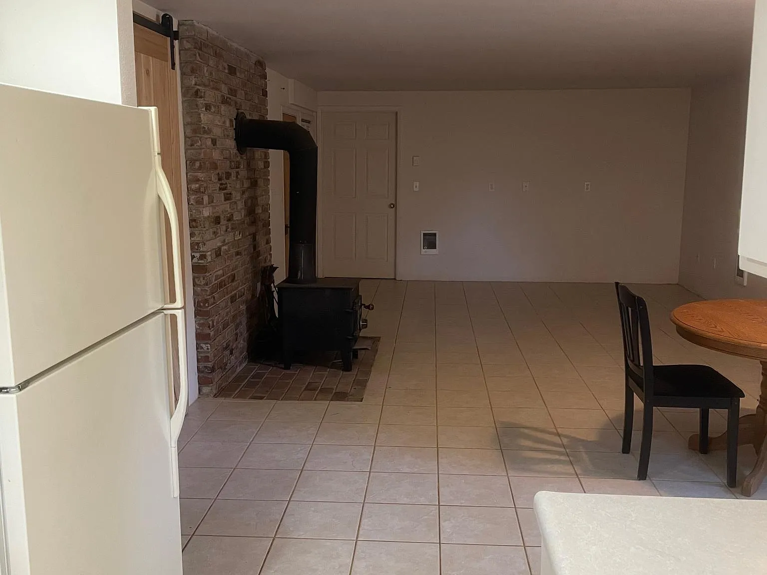 2 bed, 1200 sqft, $1,650 — Photo 4