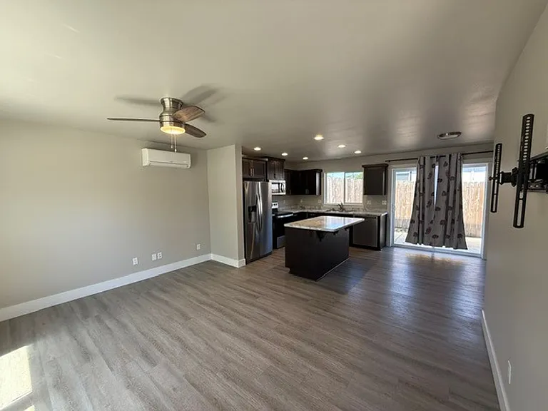 240 NE College Ave — Photo 5