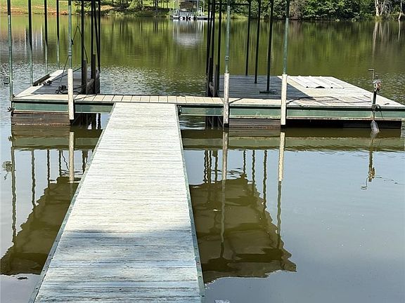 2nd image of 106 Holt Dr