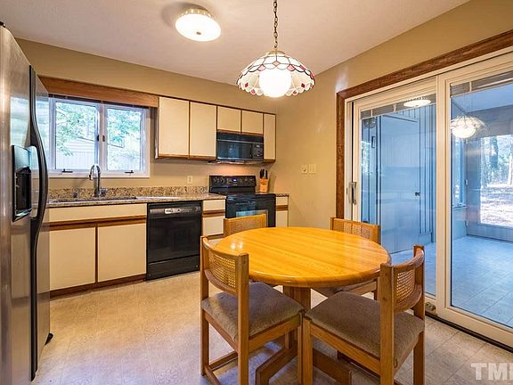 5th image of 138 Berry Patch Ln
