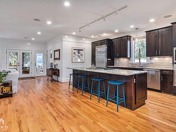5th image of 623 Ansley St