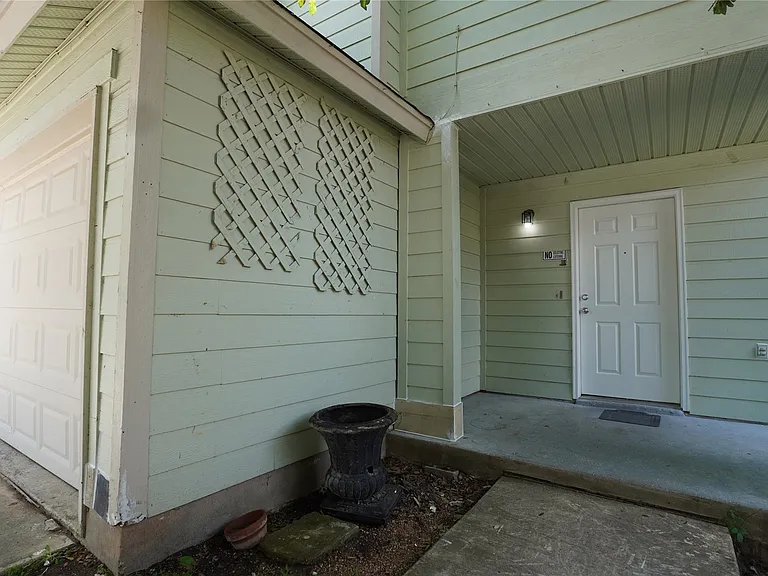 5600 War Admiral Dr — Photo 3