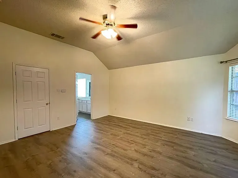 5106 Springflower Dr — Photo 7