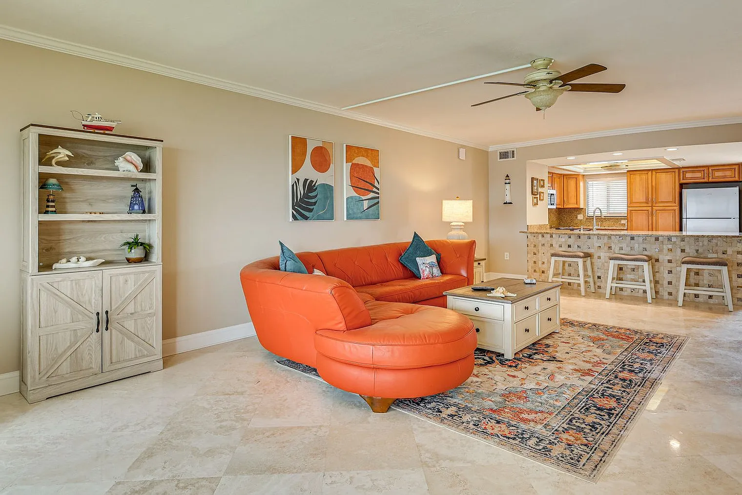 2 bed, 2.0 bath, 1291 sqft, $5,056 — Photo 2