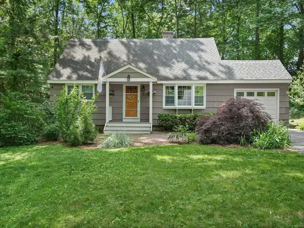 11 Knollwood Circle, Simsbury, CT 06070
