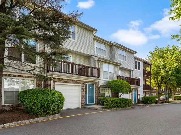 1504 Westgate Dr, Fort Lee, NJ 07024