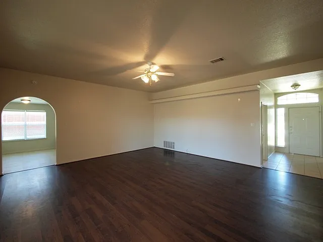 3812 Tiger Dr — Photo 3