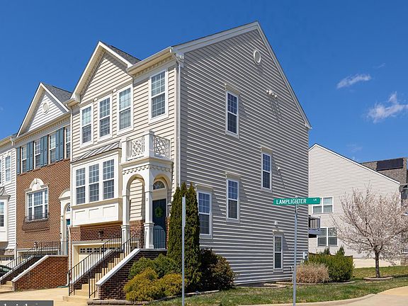 3rd image of 2 Lamplighter Ln